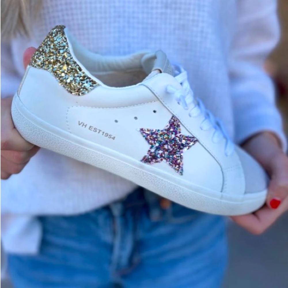 NWT Women's Vintage Havana Cora Lace Up Slip On Star Sneakers White Multi Size 6